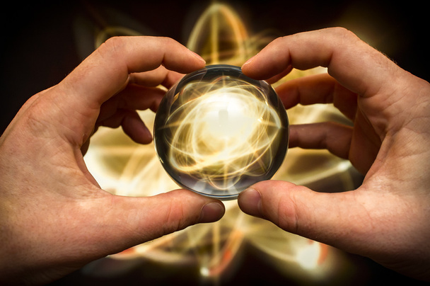 Átomo de bola de cristal
 - Foto, Imagen