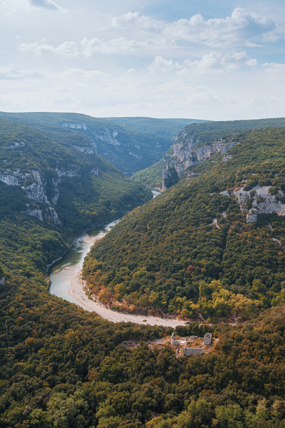 The Gorges de Ardeche is made up of a series of gorges in the river Ardeche, France. - Fotoğraf, Görsel