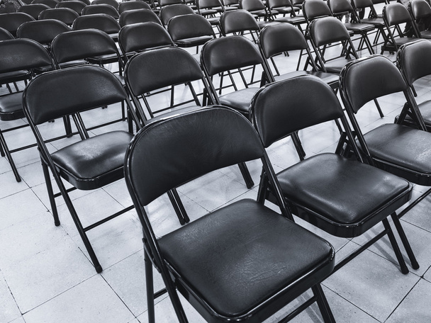 Cadeiras linha vazio assento conceito seminário de negócios
 - Foto, Imagem