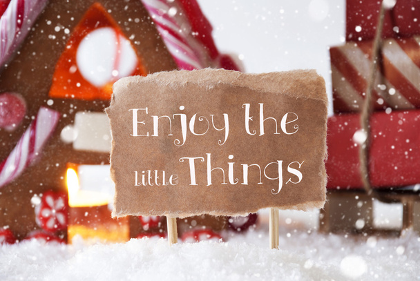 Gingerbread House With Sled, Snowflakes, Quote Enjoy Little Things - Foto, afbeelding