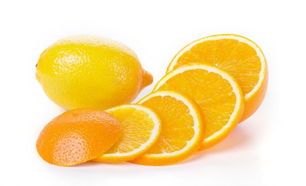 portakal ve limon meyve üzerinde beyaz izole - Fotoğraf, Görsel
