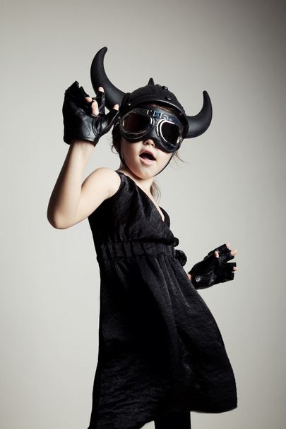 niño pequeño cyberpunk
 - Foto, Imagen