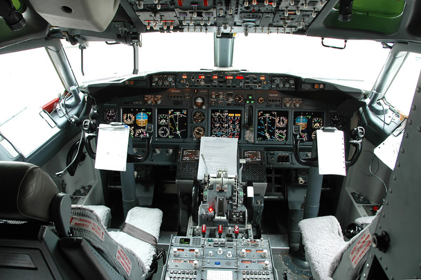 προβολή πιλοτήριο ενός αεροπλάνου commertial - Φωτογραφία, εικόνα
