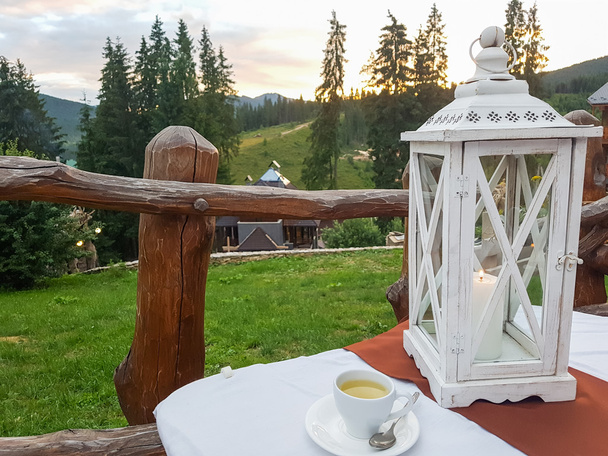 tea a hegyekben - Fotó, kép