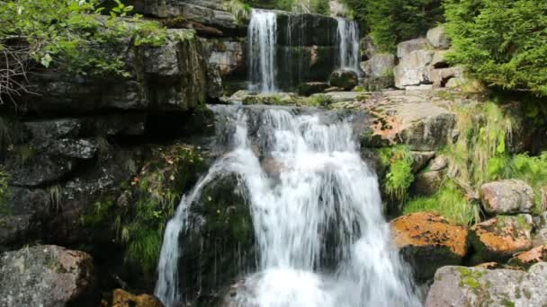Водопад на ручье Едлова в горах Йизера
 - Кадры, видео