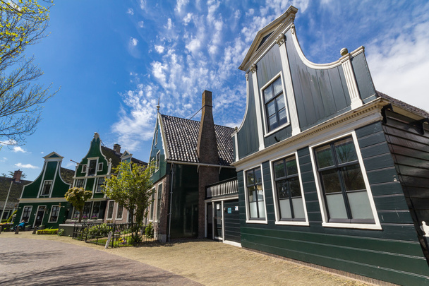 Molinos de viento tradicionales holandeses en Zaanse Schans, Amsterdam
 - Foto, Imagen