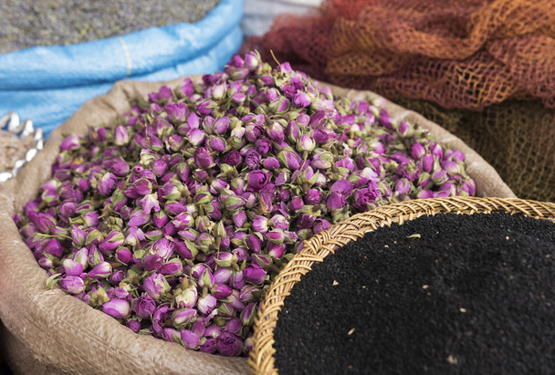Сушеные цветы, Марракеш-Сук, Марокко
 - Фото, изображение