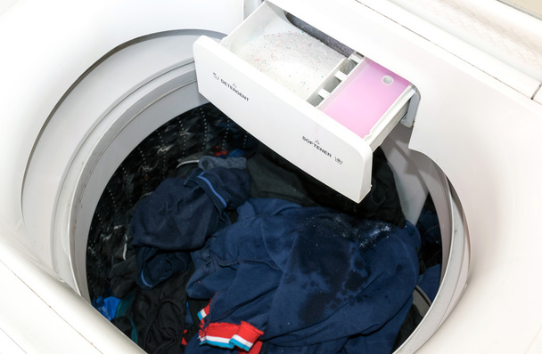Detergente e amaciador de tecido
 - Foto, Imagem