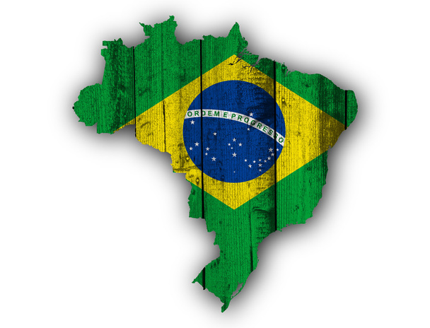 Karte und Fahne von Brasilien auf verwittertem Holz - Foto, Bild