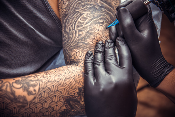 Tattooer teszi cool tattoo tetováló Studió - Fotó, kép