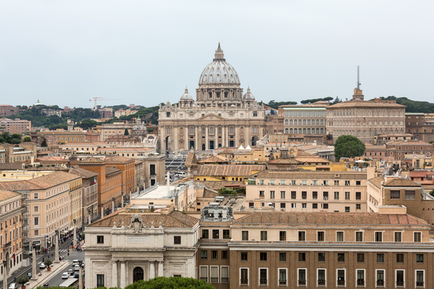   Vatican et la basilique Saint-Pierre à partir de Castel Sant'Angelo. Roms
,  - Photo, image