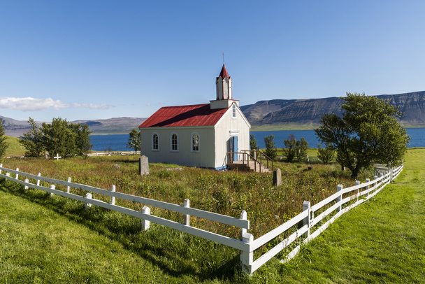 Kościół w Hrafnseyri na Islandii - Zdjęcie, obraz