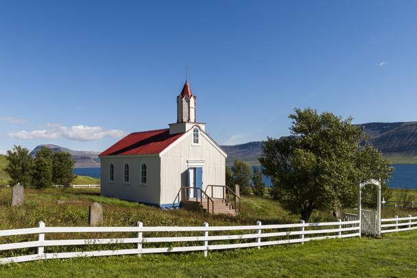 Kościół Hrafnseyri na Islandii - Zdjęcie, obraz
