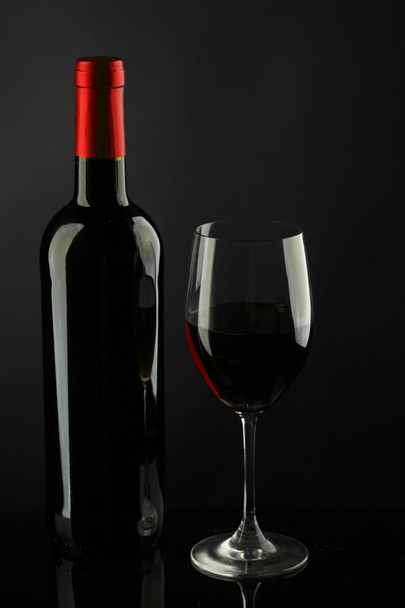 Red Wine Glass silhouette Black Background - Valokuva, kuva