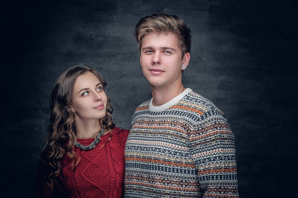 Městská pár v teplé podzimní svetry  - Fotografie, Obrázek