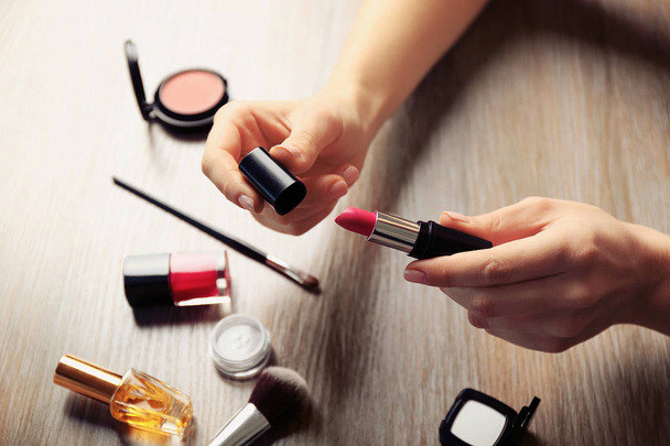 Female makeup artist hands  - Foto, imagen