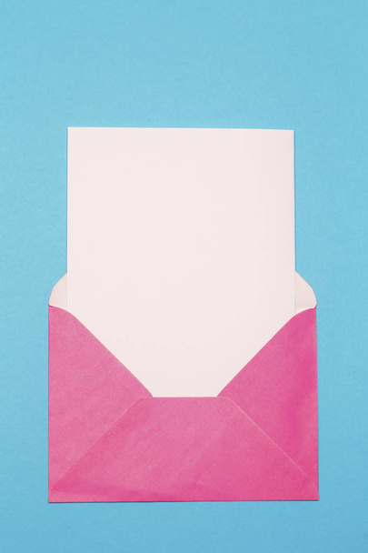 Paper and envelope - Valokuva, kuva