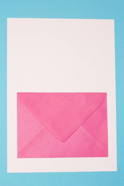 Paper and envelope - 写真・画像