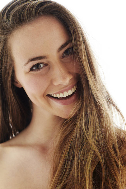 Beautiful smiling brunette woman - Foto, Imagen