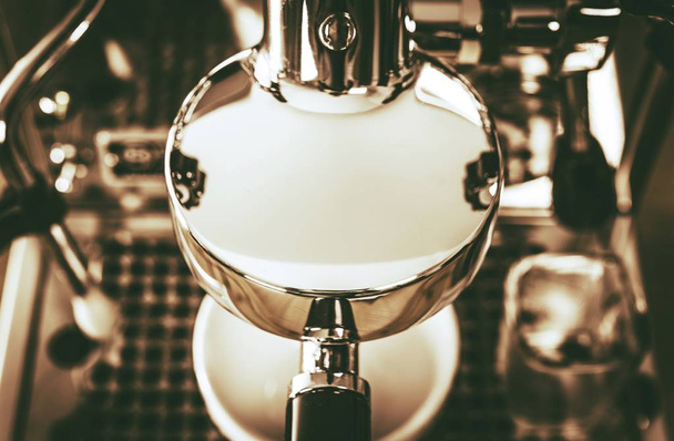 Nuevo fabricante de café brillante
 - Foto, Imagen
