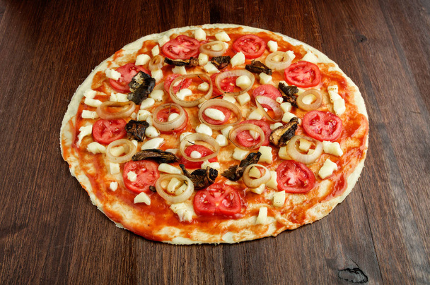 Pizza com cogumelos e queijo - Foto, Imagem