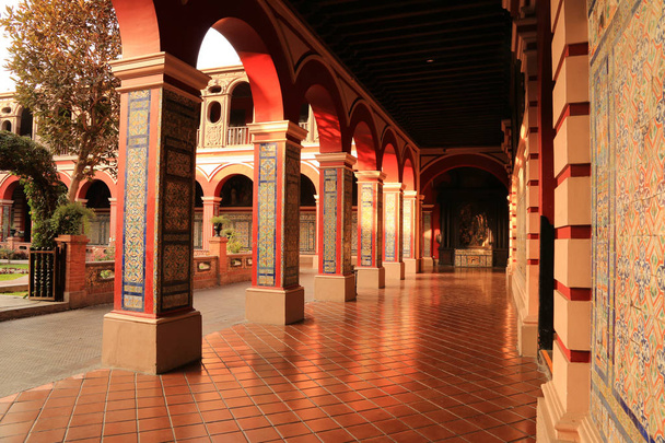 Veduta del Monastero di Santo Domingo a Lima, Perù
 - Foto, immagini