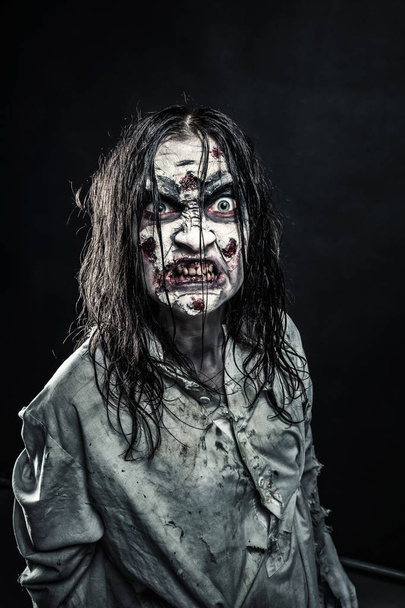 Retrato de mujer zombie horror
 - Foto, imagen