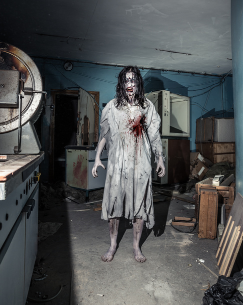 Ritratto della donna zombie dell'orrore
 - Foto, immagini