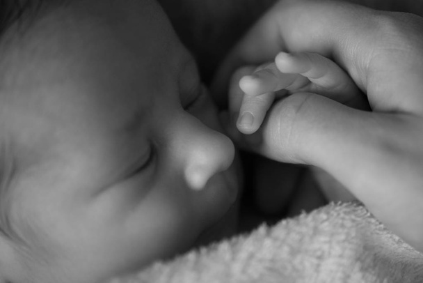 neugeborener Junge kleinster Junge der Welt - Foto, Bild