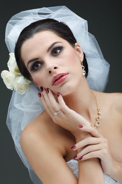 Portrait of beautiful bride. Wedding dress. Wedding decoration - Фото, зображення
