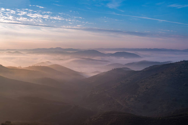 Zamlžené hory ráno - Fotografie, Obrázek
