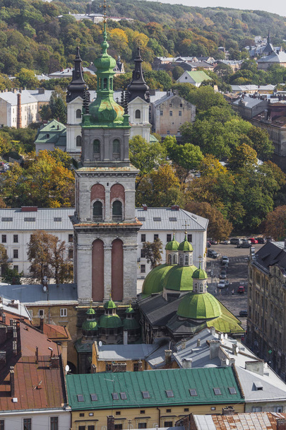 Lvov, Ukrajina - 02 října 2016: Lvov Město z výšky. Centrální  - Fotografie, Obrázek