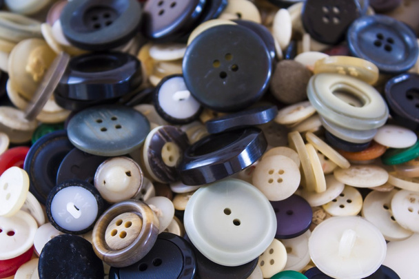 Muchos botones de diferentes tamaños de color y forma, pila
 - Foto, Imagen