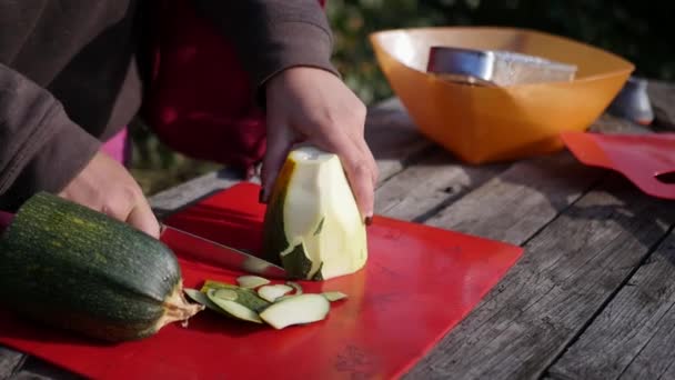 clean knife peel zucchini - Felvétel, videó