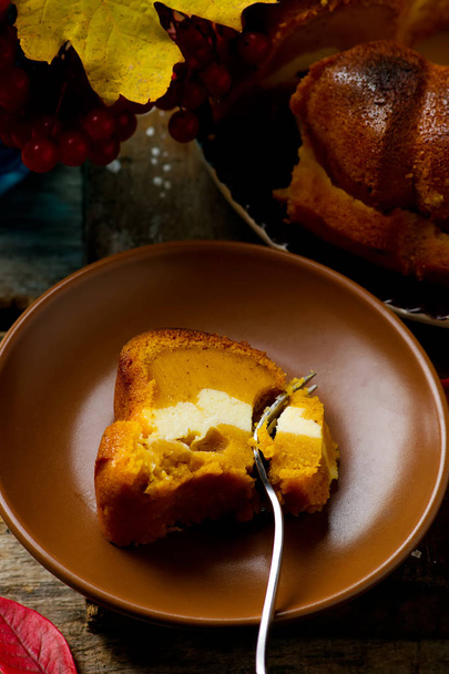 Pumpkin Cream Cheese Bundt Cake - Foto, Bild