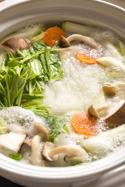 Hot pot dish cooked with delicious radish - 写真・画像