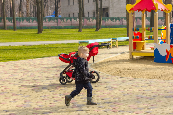 Small boy at the playground - Foto, immagini