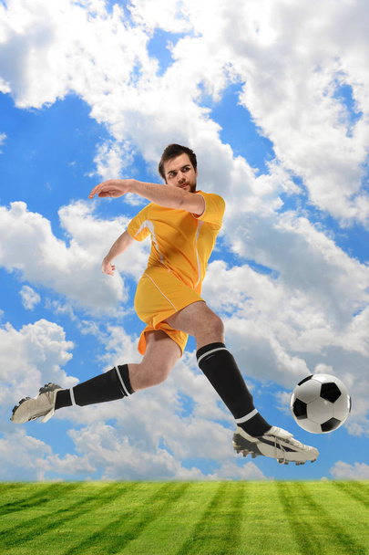 Soccer Player in Action - Φωτογραφία, εικόνα