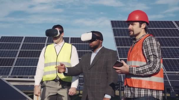 Okulary VR i energii słonecznej. - Materiał filmowy, wideo
