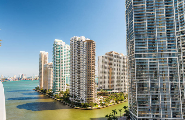 Ключевые здания Брикелл в Майами
 - Фото, изображение