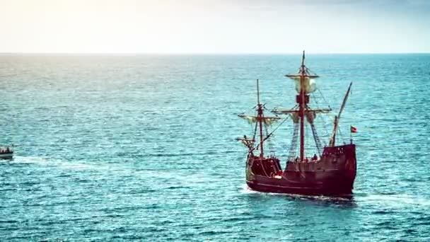Seascape lata z statek caravel - Materiał filmowy, wideo