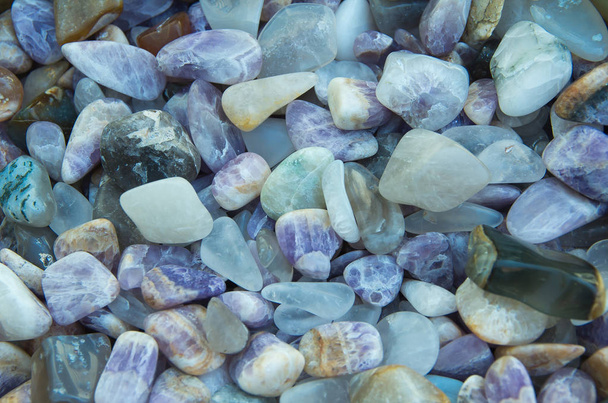 όμορφες χρωματιστές πέτρες. - Φωτογραφία, εικόνα