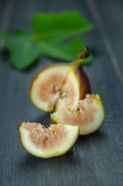 Здоровый плод инжира
 - Фото, изображение