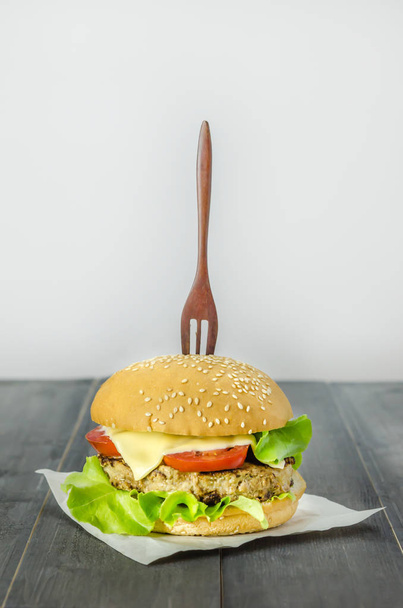 Hamburger frais savoureux
  - Photo, image