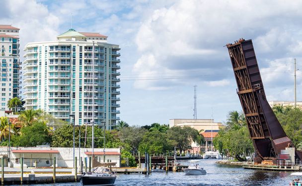 Fort Lauderdale kanallar, Florida boyunca binalar - Fotoğraf, Görsel