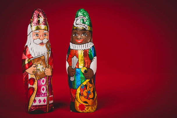 Sinterklaas et pete noir. Chiffres chocolat néerlandais
 - Photo, image