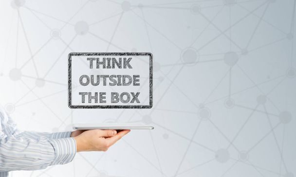Thinking outside box concept - Foto, afbeelding