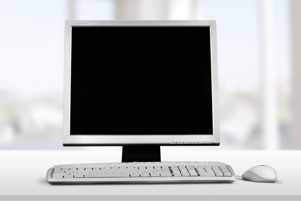 Masaüstü bilgisayar ve klavye - Fotoğraf, Görsel