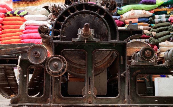 Machine à tisser vintage
 - Photo, image