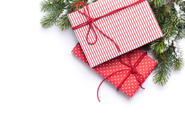 Scatole regalo di Natale e abete
 - Foto, immagini